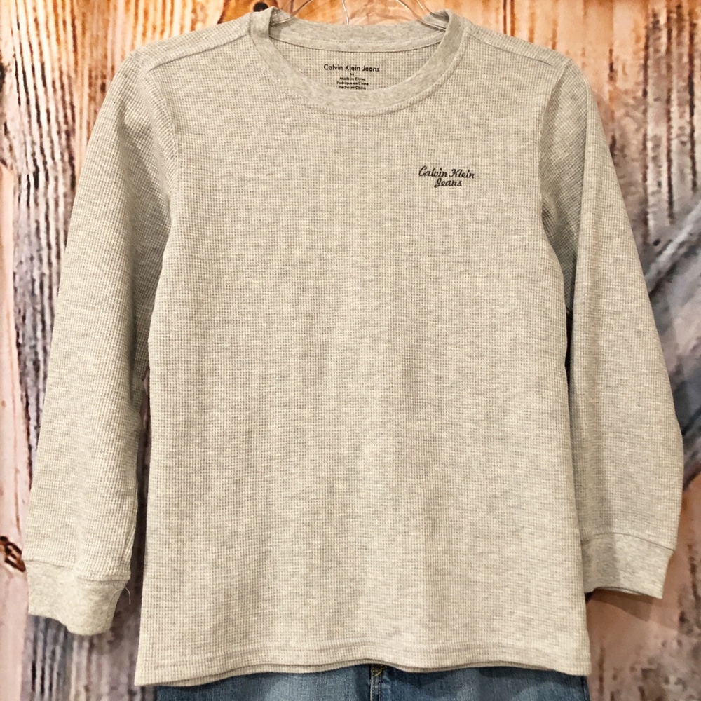 Calvin Klein Jeans Boys Waffle Knit Long Sleeve Crewneck Shirt | Light Gray | M
